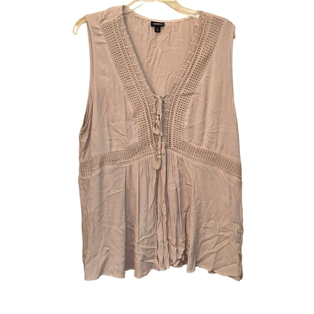 Torrid Babydoll Crinkle Gauze Crochet Inset Lace-Up Top Mushroom Size 3X